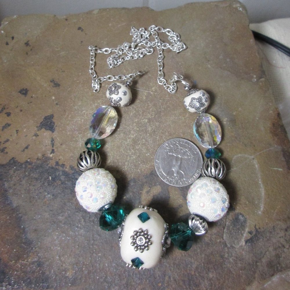1982 Teal & white Kashmiri bead necklace